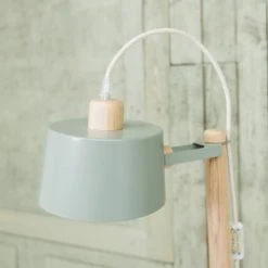 DIZY Design Tables De Chevet Table De Chevet Avec Lampe En Chêne Et Métal Vert 11 DIZY Design Tables De Chevet Table De Chevet Avec Lampe En Chêne Et Métal Vert -Surmatelas Soldes Magasin table de chevet avec lampe en chene et metal vert 3