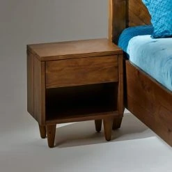 Robin Des Bois Tables De Chevet Table De Chevet En Bois Massif -Surmatelas Soldes Magasin table de chevet en bois massif 1