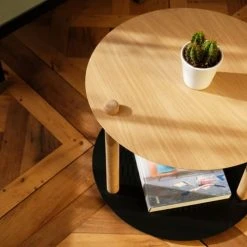 DIZY Design Tables De Chevet Good Is Beautiful Table De Chevet En Chêne Et Métal Vernis BRUT -Surmatelas Soldes Magasin table de chevet en chene et metal vernis brut 2