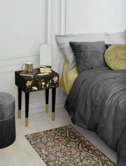 RNT By Really Nice Things Tables De Chevet Table De Chevet En MDF Avec Imprimé Floral Lily. -Surmatelas Soldes Magasin table de chevet en mdf avec imprime floral lily 1