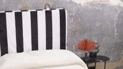 RNT By Really Nice Things Têtes De Lit Tête De Lit En Velours Et Mousse Imprimé à Franges Blanches Et Noires. 9 RNT By Really Nice Things Têtes De Lit Tête De Lit En Velours Et Mousse Imprimé à Franges Blanches Et Noires. -Surmatelas Soldes Magasin tete de lit en velours et mousse imprime a franges blanches et noires 1