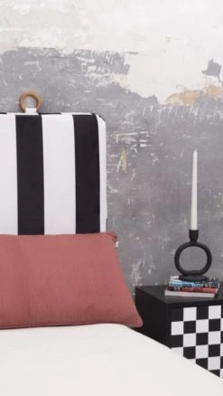 RNT By Really Nice Things Têtes De Lit Tête De Lit En Velours Et Mousse Imprimé à Franges Blanches Et Noires. 10 RNT By Really Nice Things Têtes De Lit Tête De Lit En Velours Et Mousse Imprimé à Franges Blanches Et Noires. -Surmatelas Soldes Magasin tete de lit en velours et mousse imprime a franges blanches et noires 2