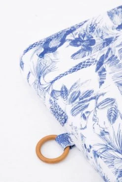 RNT By Really Nice Things Têtes De Lit Tête De Lit En Velours Et Mousse Imprimé à Safari Bleu Et Blanc. -Surmatelas Soldes Magasin tete de lit en velours et mousse imprime a safari bleu et blanc 3